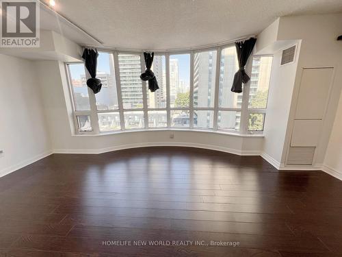 609 - 33 Sheppard Avenue E, Toronto, ON - Indoor Photo Showing Other Room