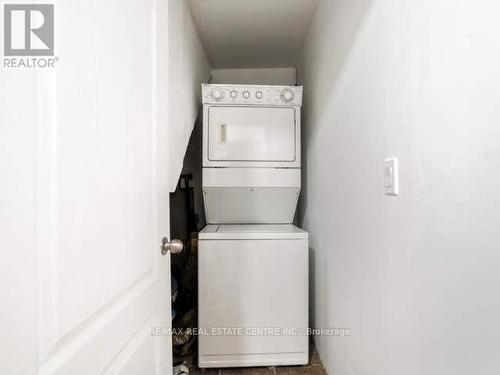 304 - 60 Barondale Drive W, Mississauga, ON - Indoor Photo Showing Laundry Room