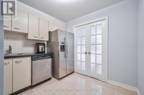 1907 - 115 Hillcrest Avenue, Mississauga, ON - Indoor Photo Showing Kitchen