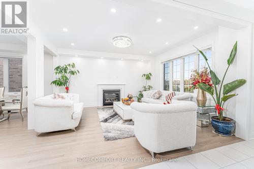 42 Marlene Johnston Drive, East Gwillimbury, ON - Indoor Photo Showing Living Room With Fireplace