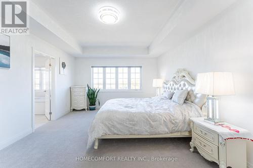 42 Marlene Johnston Drive, East Gwillimbury, ON - Indoor Photo Showing Bedroom