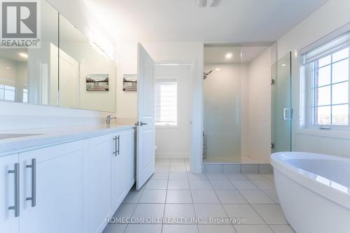 42 Marlene Johnston Drive, East Gwillimbury, ON - Indoor Photo Showing Bathroom