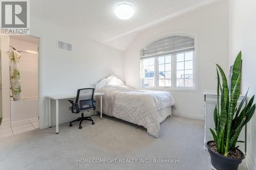 42 Marlene Johnston Drive, East Gwillimbury, ON - Indoor Photo Showing Bedroom