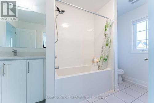 42 Marlene Johnston Drive, East Gwillimbury, ON - Indoor Photo Showing Bathroom