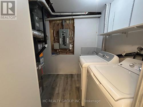 5647 Kellandy Run, Mississauga, ON - Indoor Photo Showing Laundry Room