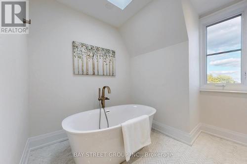 370 Briar Hill Avenue, Toronto, ON - Indoor Photo Showing Bathroom