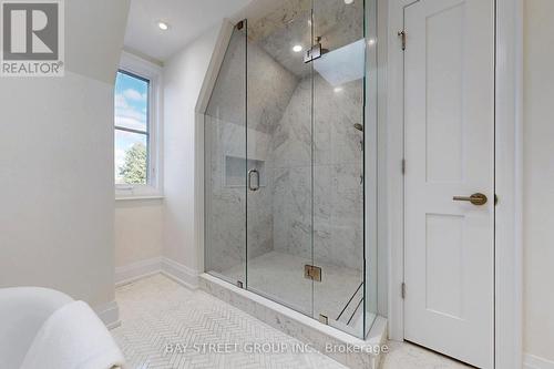 370 Briar Hill Avenue, Toronto, ON - Indoor Photo Showing Bathroom