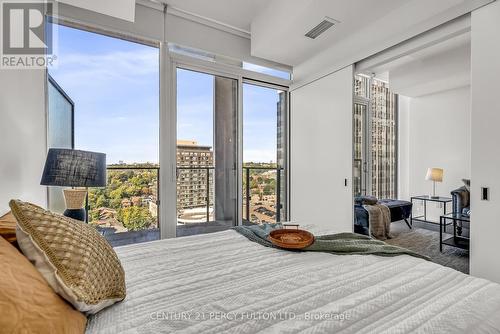 1716 - 8 Hillsdale Avenue E, Toronto, ON - Indoor Photo Showing Bedroom