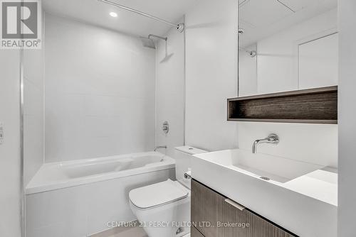 1716 - 8 Hillsdale Avenue E, Toronto, ON - Indoor Photo Showing Bathroom