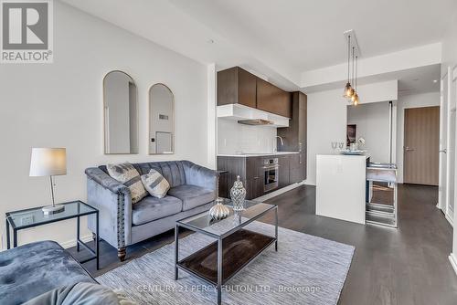 1716 - 8 Hillsdale Avenue E, Toronto, ON - Indoor Photo Showing Living Room