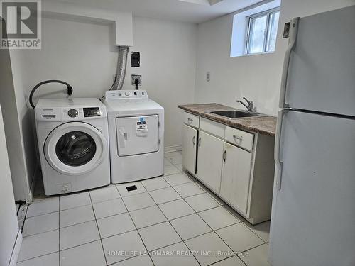 21 Highland Park Boulevard, Markham, ON - Indoor Photo Showing Laundry Room