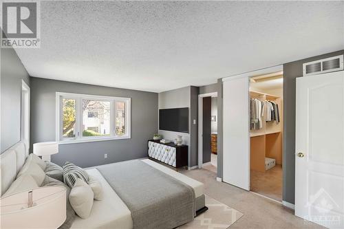 6154 Heritage Park Crescent, Ottawa, ON - Indoor Photo Showing Bedroom