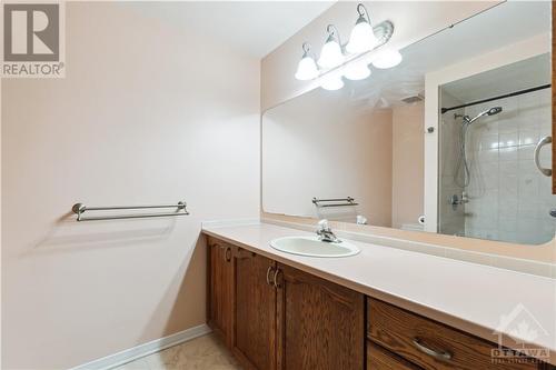 6154 Heritage Park Crescent, Ottawa, ON - Indoor Photo Showing Bathroom