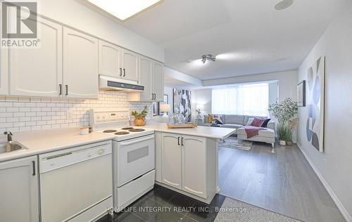 701 - 750 Bay Street, Toronto, ON - Indoor Photo Showing Kitchen