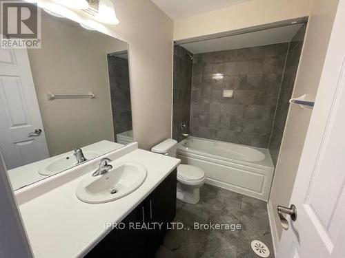 96 - 2280 Baronwood Drive N, Oakville, ON - Indoor Photo Showing Bathroom