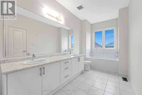 19 Lidstone Street, Cambridge, ON - Indoor Photo Showing Bathroom