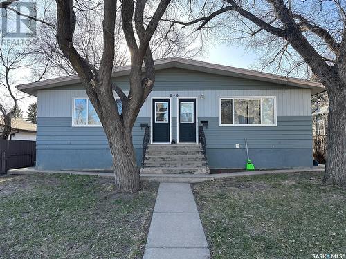 246 5Th Avenue Nw, Swift Current, SK - Outdoor