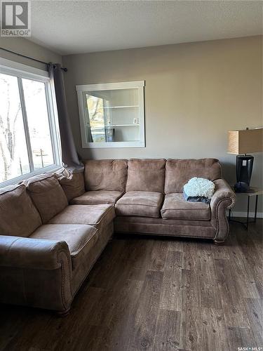 246 5Th Avenue Nw, Swift Current, SK - Indoor Photo Showing Living Room