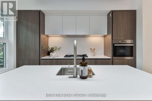 118 Cambridge Avenue, Toronto, ON - Indoor Photo Showing Kitchen