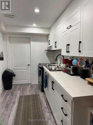 24 Richard Boyd Drive, East Gwillimbury, ON - Indoor Photo Showing Kitchen