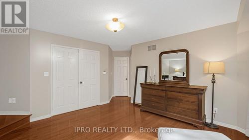 16 Grand Oaks Court, Brampton, ON - Indoor