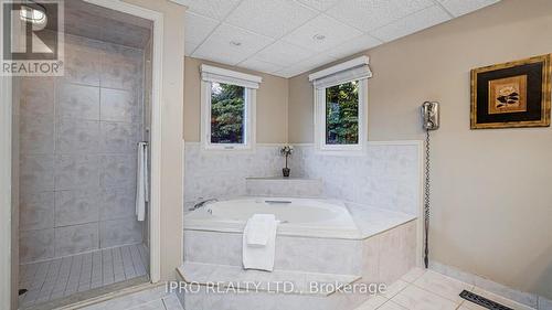 16 Grand Oaks Court, Brampton, ON - Indoor Photo Showing Bathroom