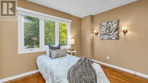 16 Grand Oaks Court, Brampton, ON - Indoor Photo Showing Bedroom