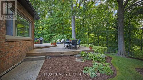 16 Grand Oaks Court, Brampton, ON - Outdoor