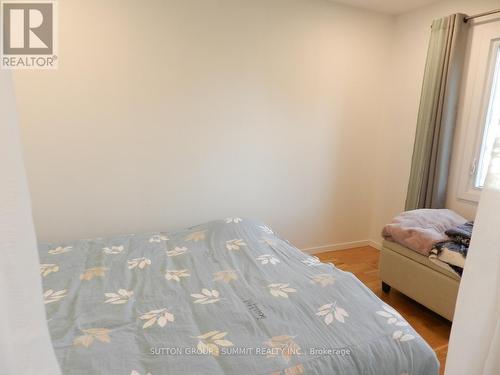 146 Harmony Avenue, Hamilton, ON - Indoor Photo Showing Bedroom