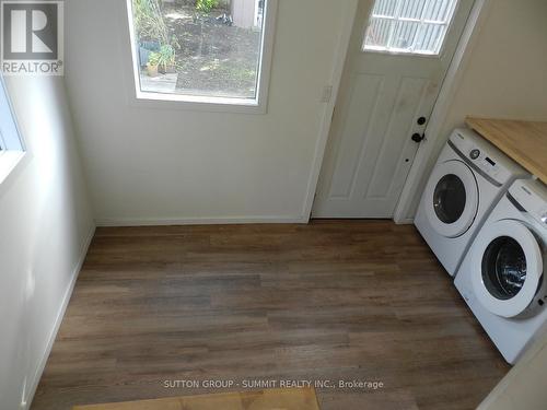 146 Harmony Avenue, Hamilton, ON - Indoor Photo Showing Laundry Room