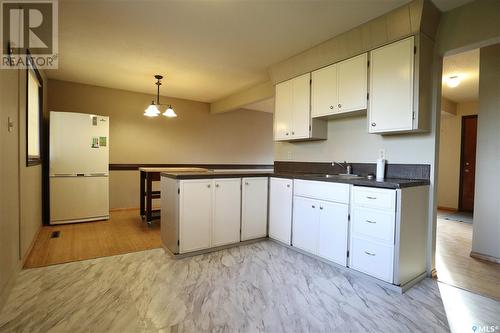 67 Yarnton Crescent, Regina, SK - Indoor Photo Showing Kitchen