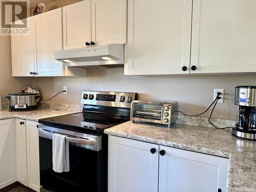 178 Ivy Street, Prince George, BC - Indoor Photo Showing Kitchen