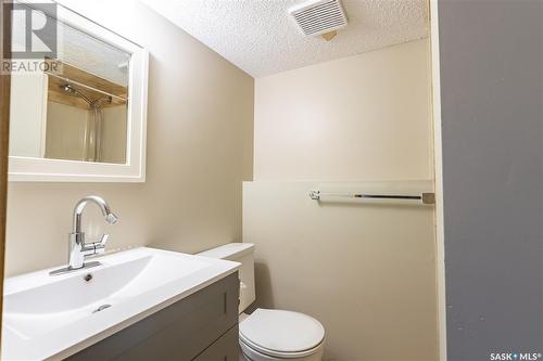 1640A Central Avenue, Saskatoon, SK - Indoor Photo Showing Bathroom