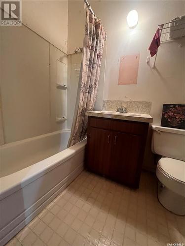 2379 Proton Avenue, Gull Lake, SK - Indoor Photo Showing Bathroom