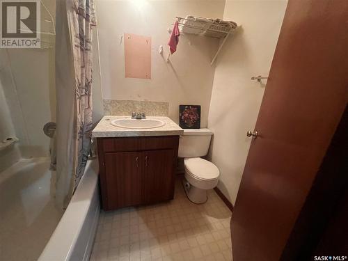 2379 Proton Avenue, Gull Lake, SK - Indoor Photo Showing Bathroom