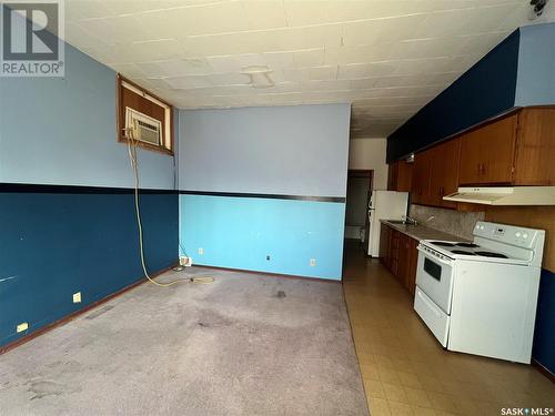 2379 Proton Avenue, Gull Lake, SK - Indoor Photo Showing Kitchen