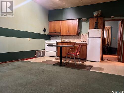 2379 Proton Avenue, Gull Lake, SK - Indoor Photo Showing Kitchen