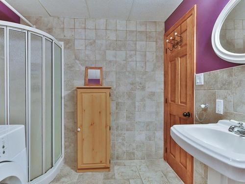 Salle de bains - 732 Ch. De Kilkenny, Saint-Hippolyte, QC - Indoor Photo Showing Bathroom