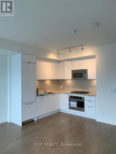 4009 - 20 Lombard Street, Toronto, ON - Indoor Photo Showing Kitchen