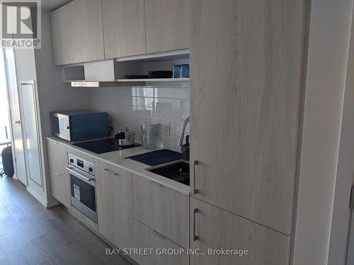 2306 - 5 Soudan Avenue, Toronto, ON - Indoor Photo Showing Kitchen