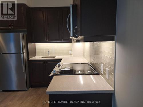 718 - 4955 Yonge Street, Toronto, ON - Indoor Photo Showing Kitchen