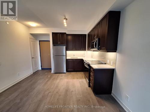 718 - 4955 Yonge Street, Toronto, ON - Indoor Photo Showing Kitchen