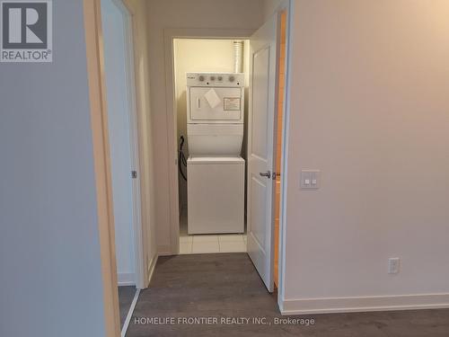 718 - 4955 Yonge Street, Toronto, ON - Indoor Photo Showing Laundry Room