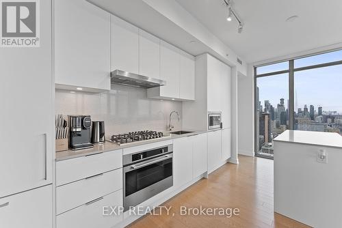 4011 - 20 Lombard Street, Toronto, ON - Indoor Photo Showing Kitchen With Upgraded Kitchen