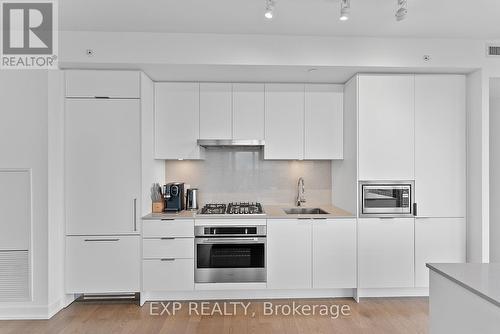 4011 - 20 Lombard Street, Toronto, ON - Indoor Photo Showing Kitchen