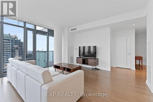 4011 - 20 Lombard Street, Toronto, ON - Indoor Photo Showing Living Room