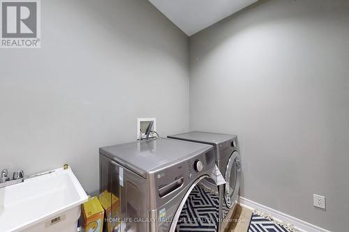 195 Aishford Road, Bradford West Gwillimbury, ON - Indoor Photo Showing Laundry Room