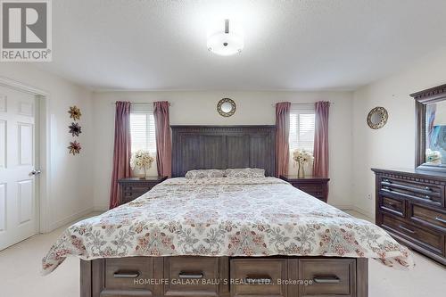 195 Aishford Road, Bradford West Gwillimbury, ON - Indoor Photo Showing Bedroom