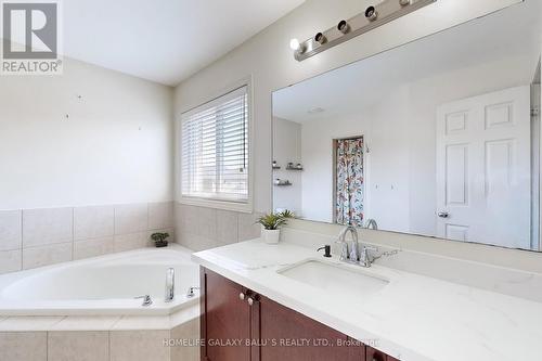 195 Aishford Road, Bradford West Gwillimbury, ON - Indoor Photo Showing Bathroom