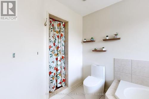 195 Aishford Road, Bradford West Gwillimbury, ON - Indoor Photo Showing Bathroom